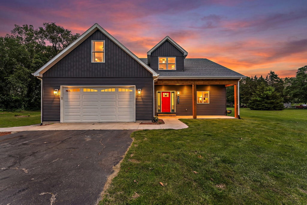 Photo of 13421 N Oriole Drive, Wheatfield, IN 46392 (MLS # 841695)