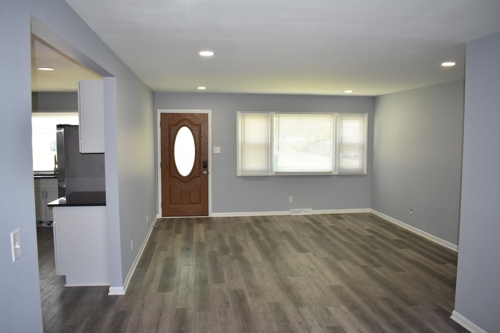 Photo of 1415 W 62nd Avenue, Merrillville, IN 46410 (MLS # 837449)