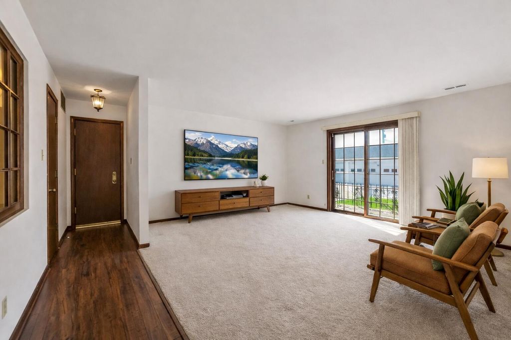 Photo of 1710 Camellia Dr Dr #D1, Munster, IN 46321 (MLS # 836659)