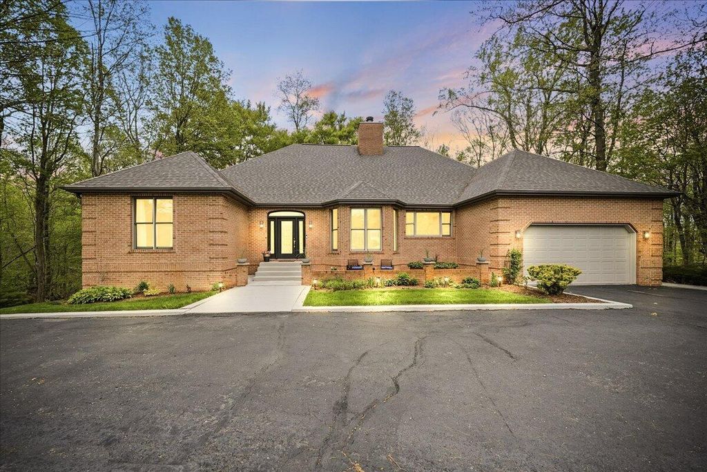 Photo of 718 N Old Suman Road, Valparaiso, IN 46383 (MLS # 838043)