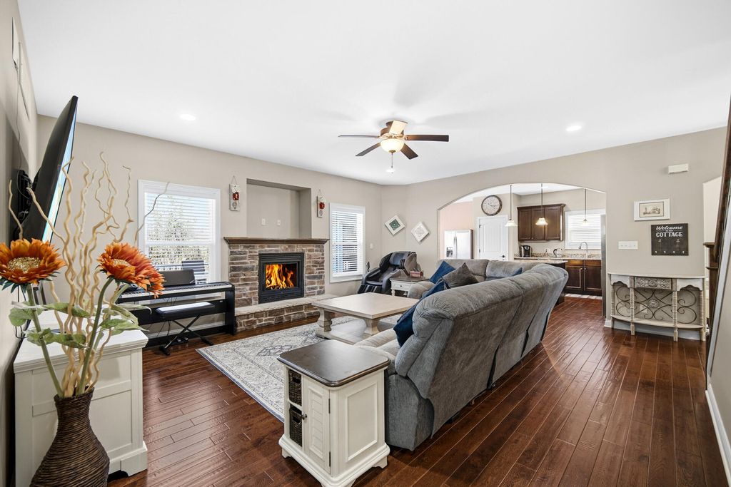 Photo of 853 E Shakespeare Drive, Valparaiso, IN 46383 (MLS # 837985)