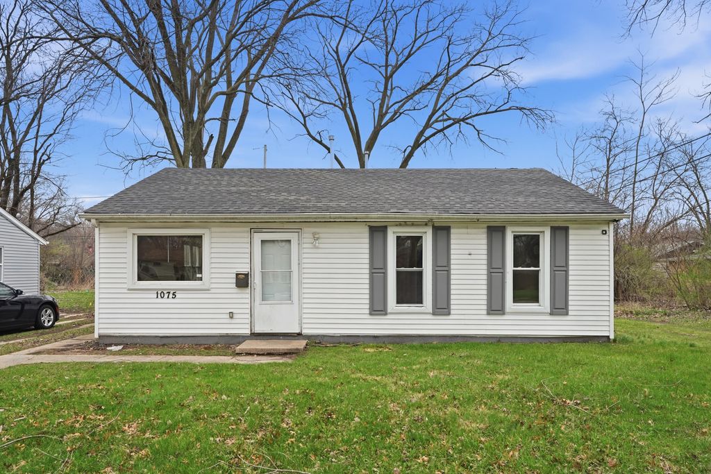 Photo of 1075 Mount Street, Gary, IN 46406 (MLS # 836553)