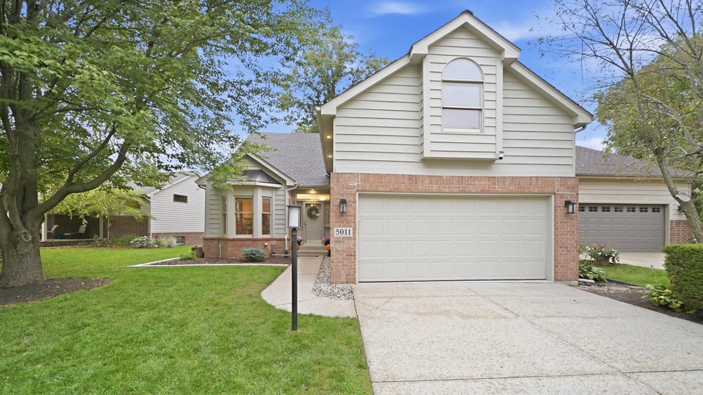 Photo of 5011 Waters Edge Drive, Valparaiso, IN 46383 (MLS # 846226)