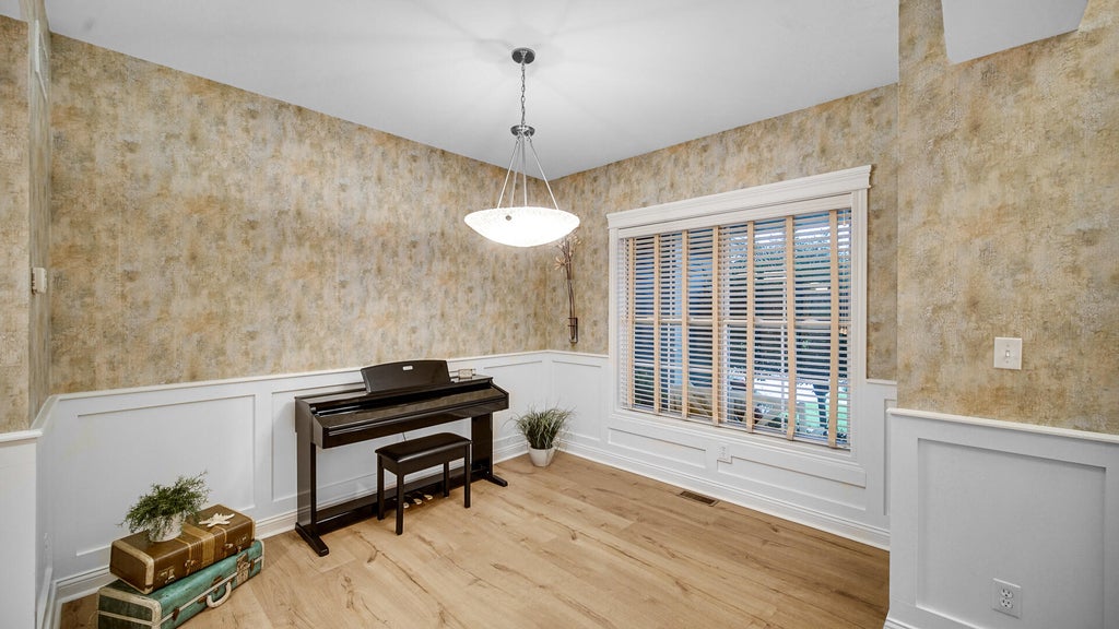 Photo of 1128 Jeanne Court, Crown Point, IN 46307 (MLS # 846392)