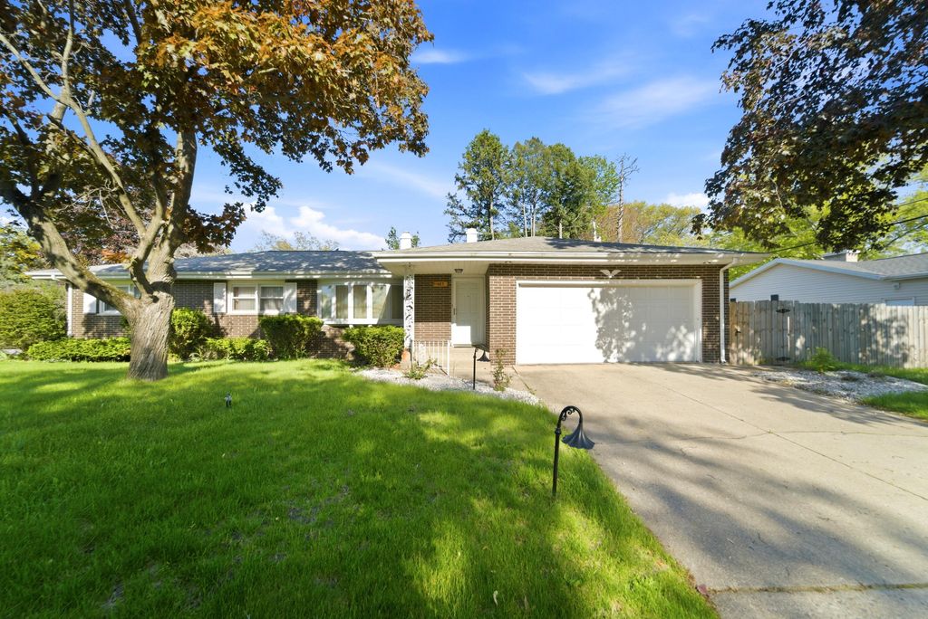 Photo of 485 Boyd Circle, Michigan City, IN 46360 (MLS # 839118)