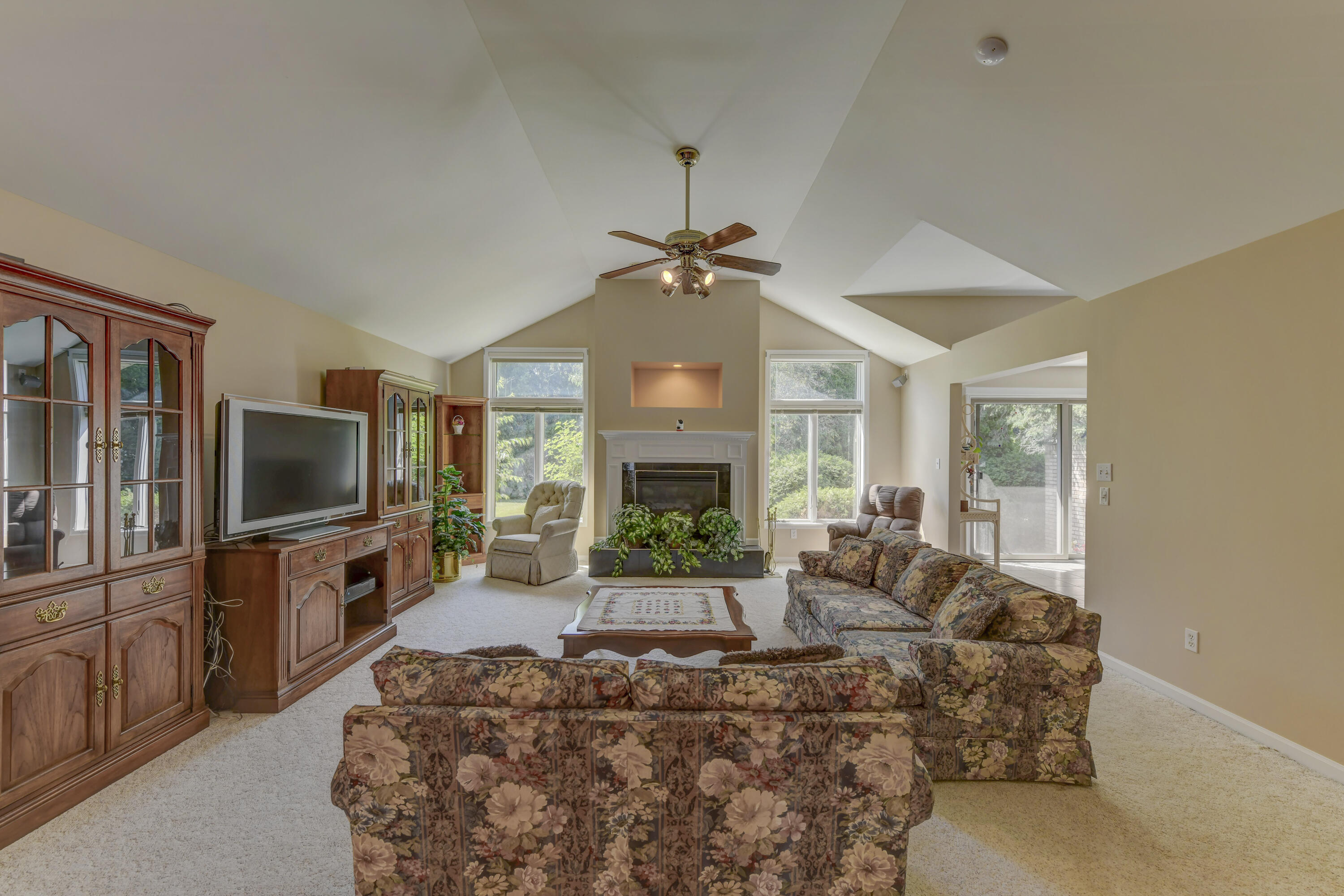 626 Rescobie Drive