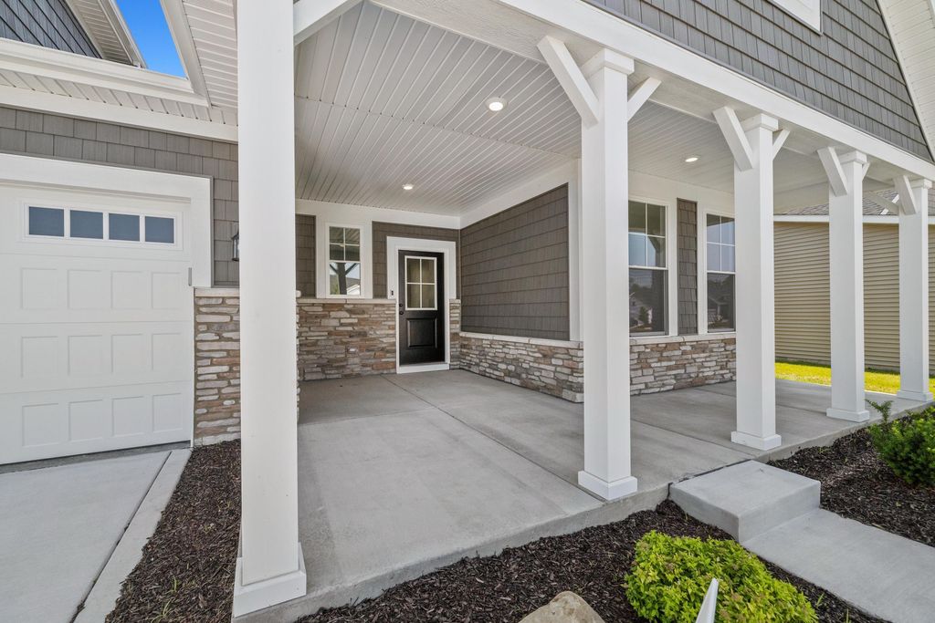 Photo of 3104 Greenview Drive, Valparaiso, IN 46385 (MLS # 831471)