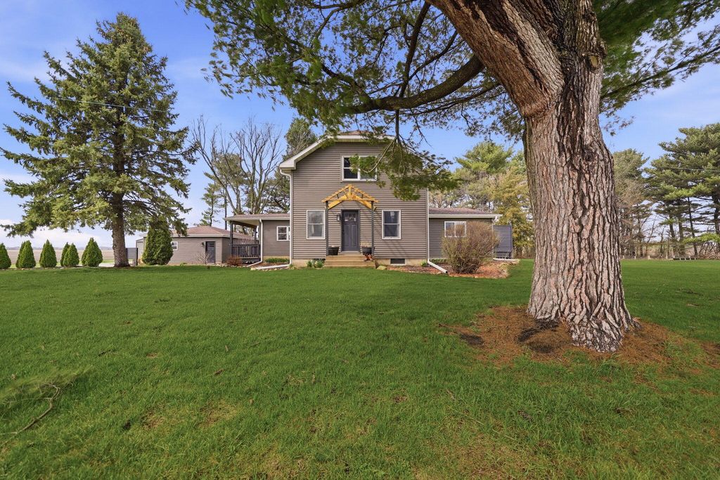 Photo of 19110 Clark Street, Lowell, IN 46356 (MLS # 836784)