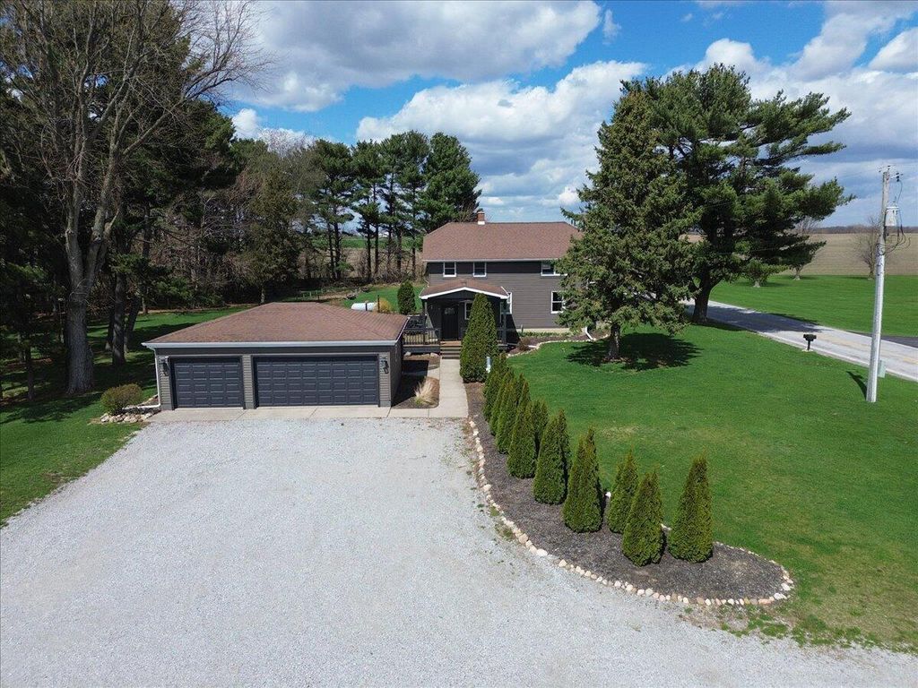 Photo of 19110 Clark Street, Lowell, IN 46356 (MLS # 836784)