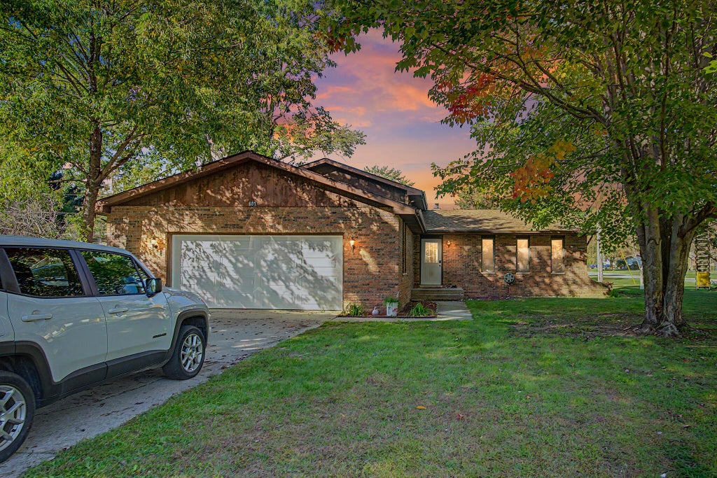 Photo of 601 Long Bridge Drive, Chesterton, IN 46304 (MLS # 846319)