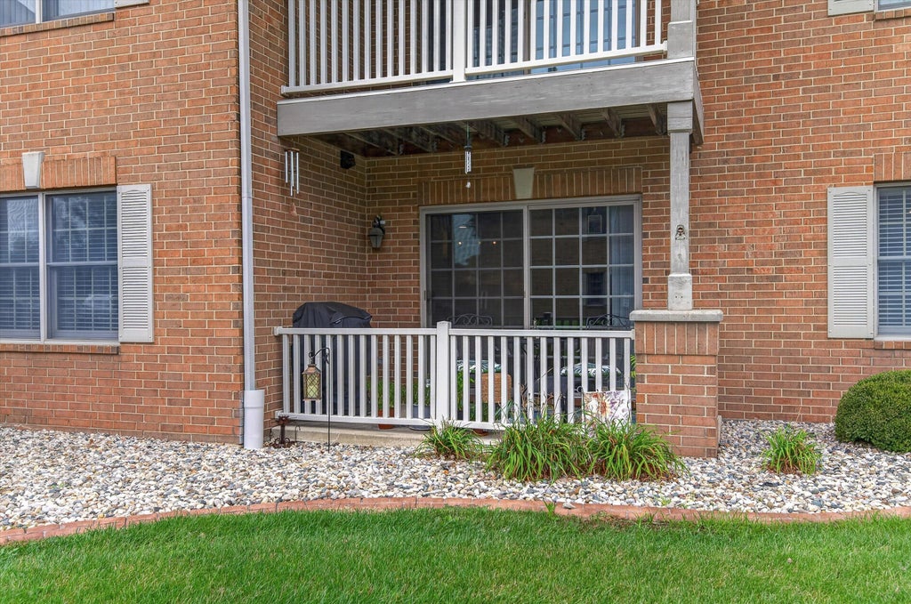 Photo of 9824 Wildwood Court #1d, Highland, IN 46322 (MLS # 845848)