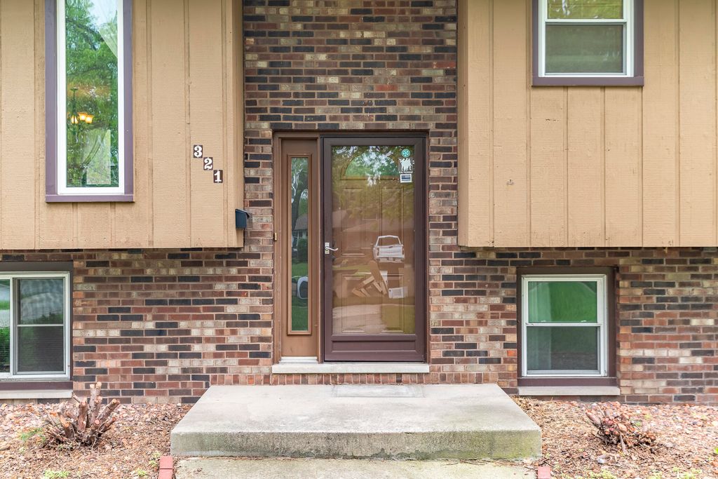 Photo of 321 N Ernest Street, Griffith, IN 46319 (MLS # 838585)