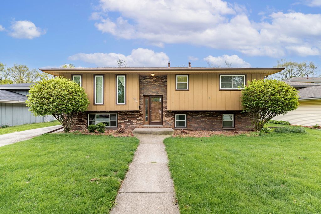 Photo of 321 N Ernest Street, Griffith, IN 46319 (MLS # 838585)