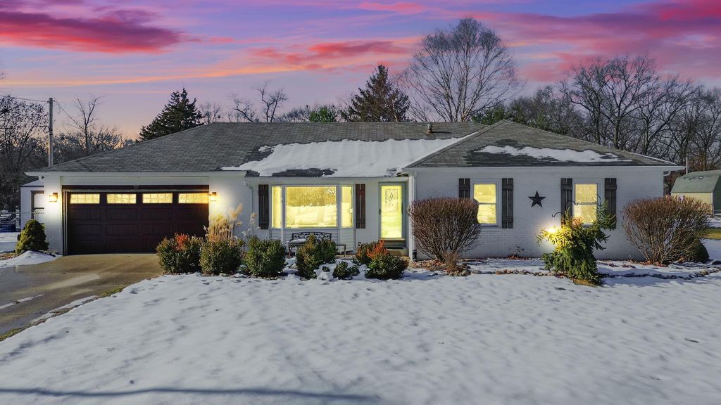 Photo of 12180 N 350 W, Wheatfield, IN 46392 (MLS # 832162)