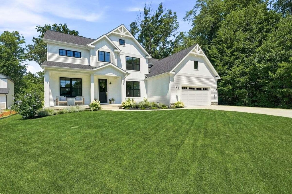 Photo of 18 Blue Grass Way, Chesterton, IN 46304 (MLS # 843120)
