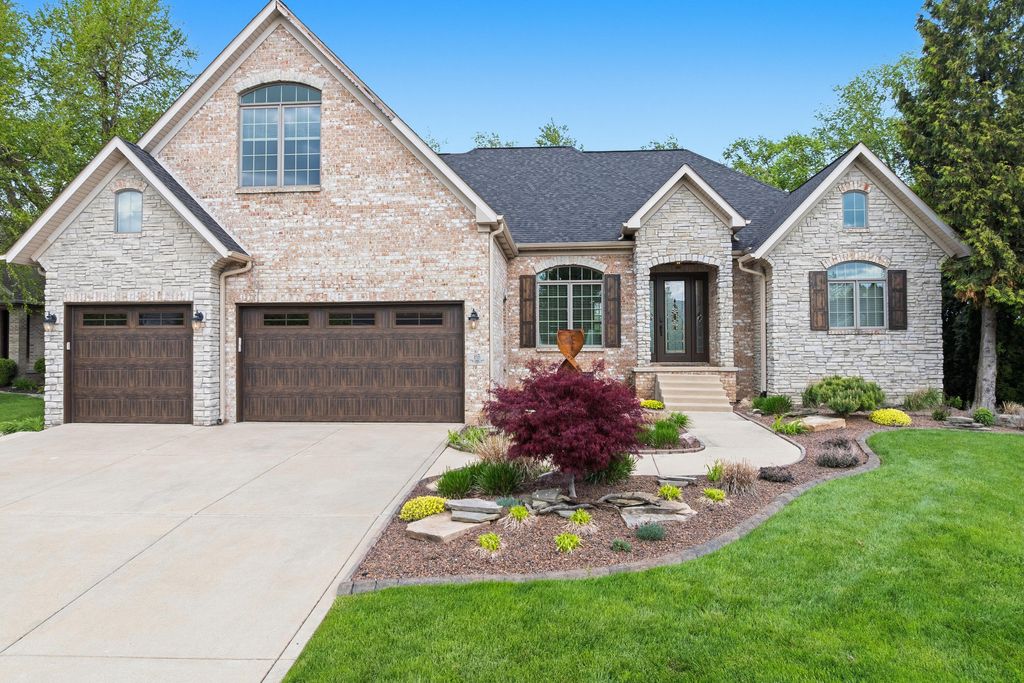 Photo of 95 Scotscraig Drive, Valparaiso, IN 46385 (MLS # 838703)