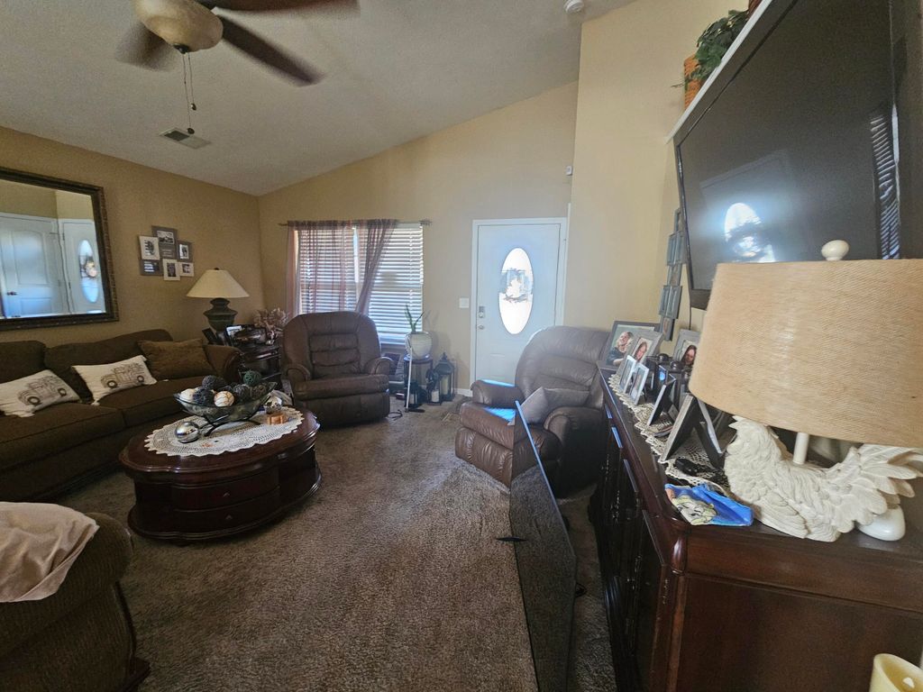 Photo of 3822 Davis Drive, New Albany, IN 47150 (MLS # 831909)