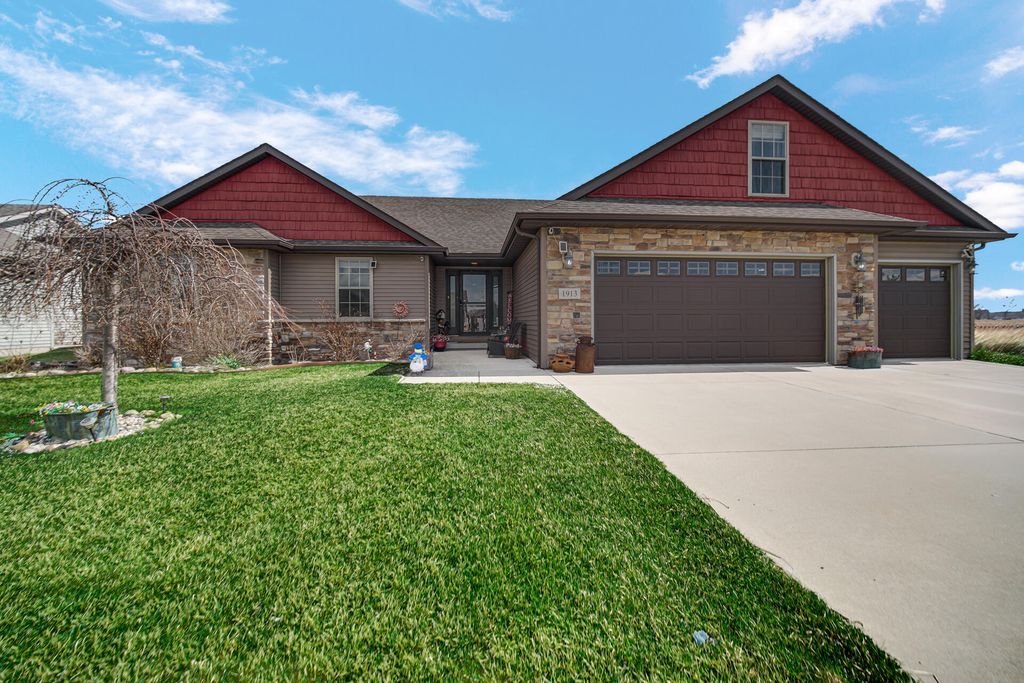 Photo of 1913 Holly Street SE, DeMotte, IN 46310 (MLS # 835677)