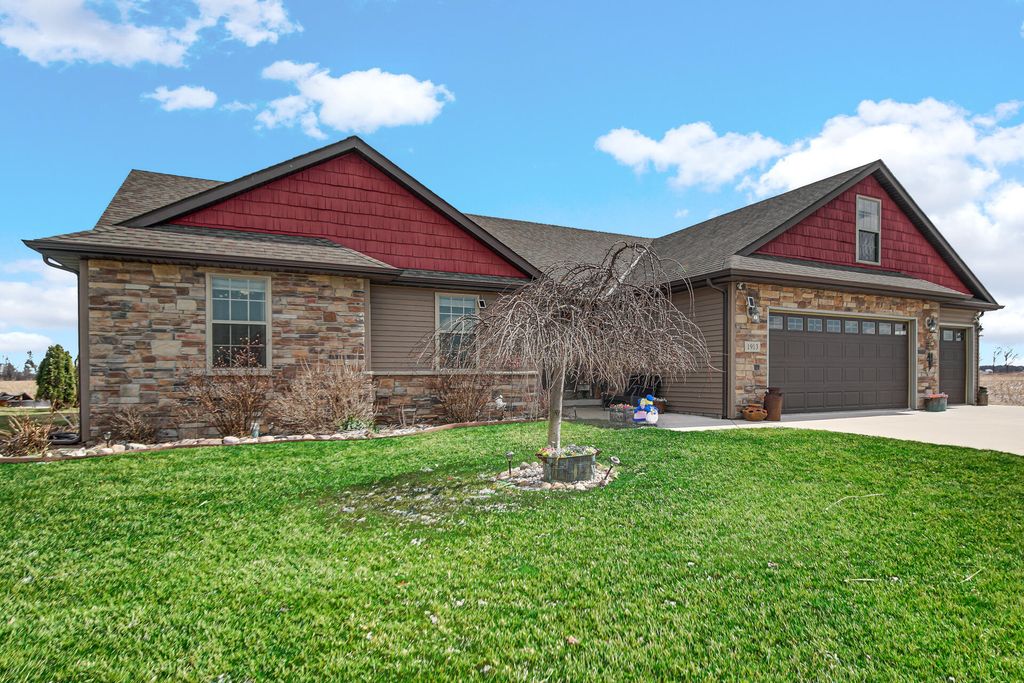 Photo of 1913 Holly Street SE, DeMotte, IN 46310 (MLS # 835677)