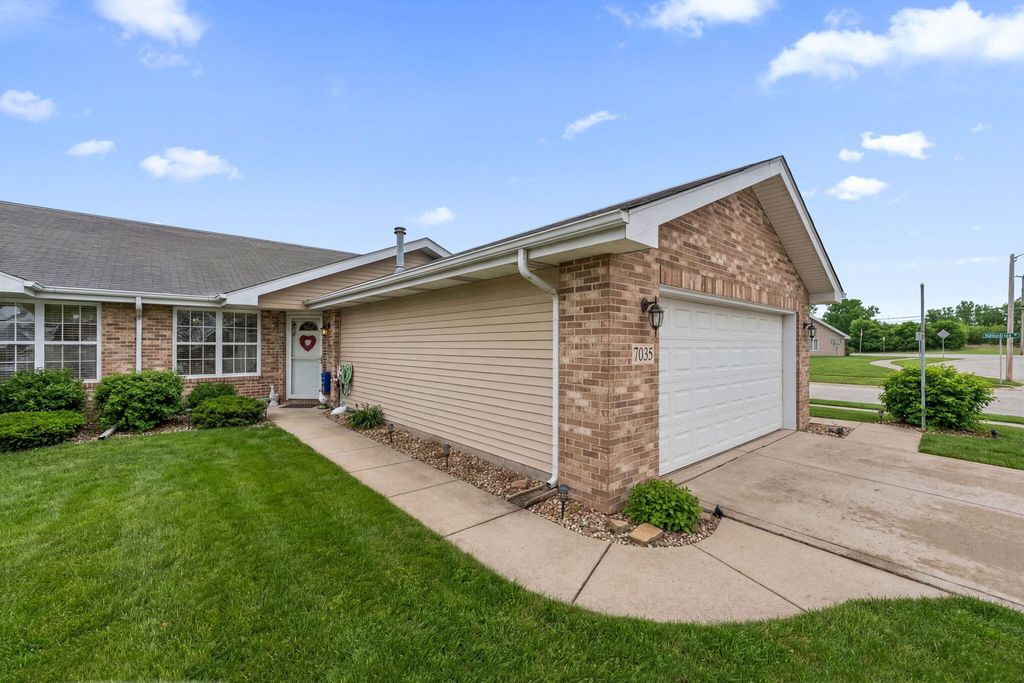 Photo of 7035 Tompkins Court, Griffith, IN 46319 (MLS # 836037)