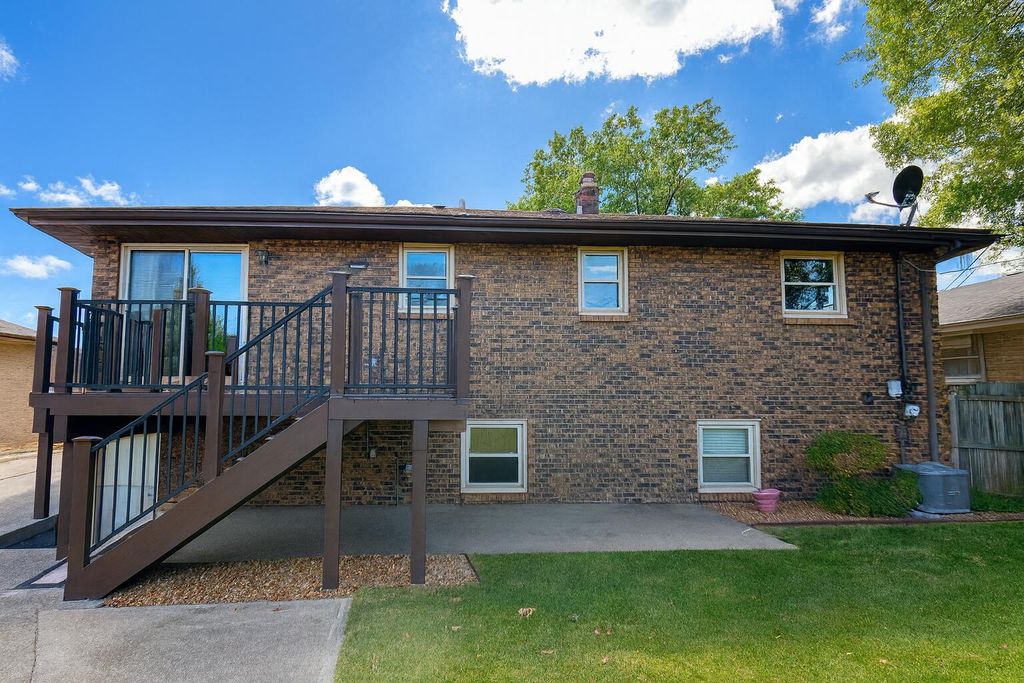 Photo of 3631 Manor Drive, Highland, IN 46322 (MLS # 831046)