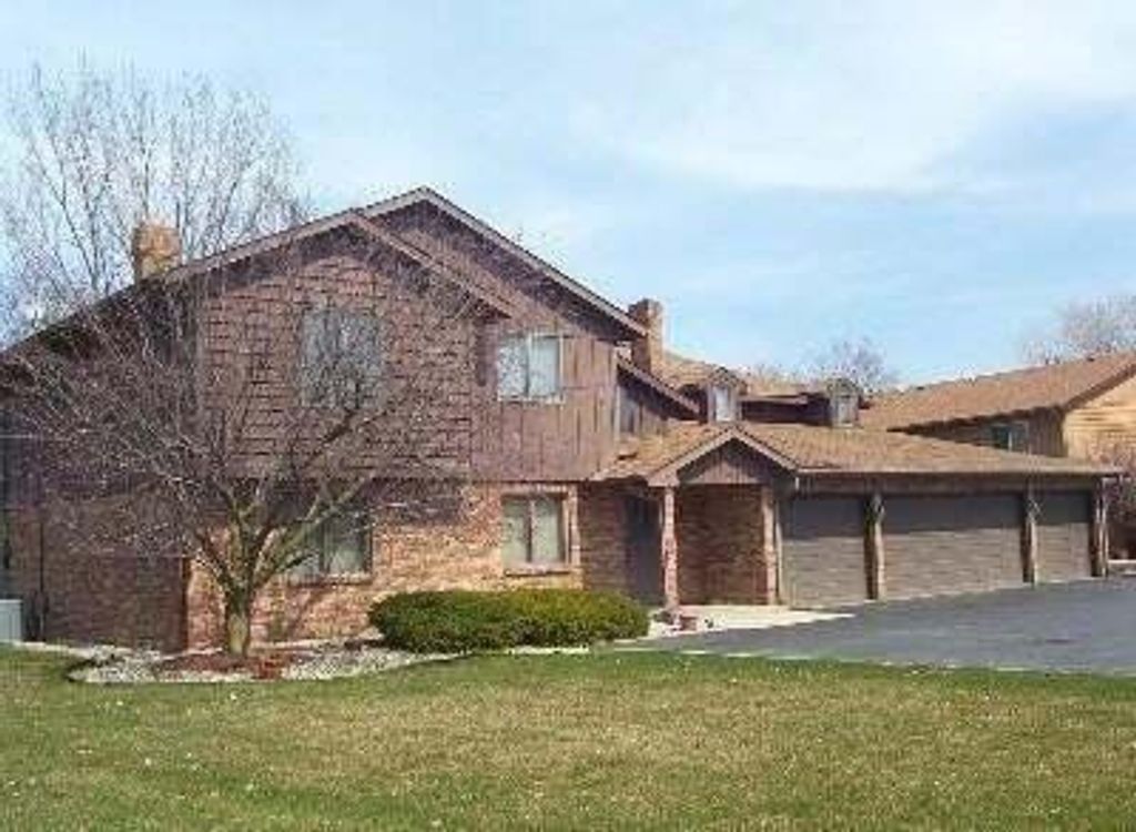 Photo of 1315 Brookside Drive #C, Munster, IN 46321 (MLS # 838301)
