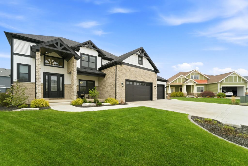 Photo of 825 Schilling Drive, Crown Point, IN 46307 (MLS # 837942)