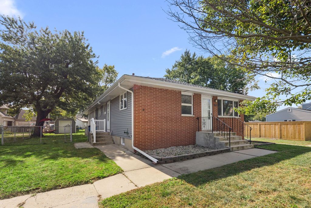 Photo of 2702 Martha Street, Highland, IN 46322 (MLS # 829304)