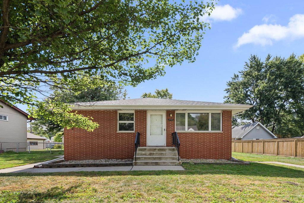 Photo of 2702 Martha Street, Highland, IN 46322 (MLS # 829304)