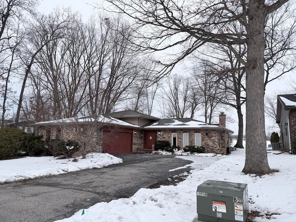 Photo of 4344 N Lakeshore Drive, Crown Point, IN 46307 (MLS # 833941)