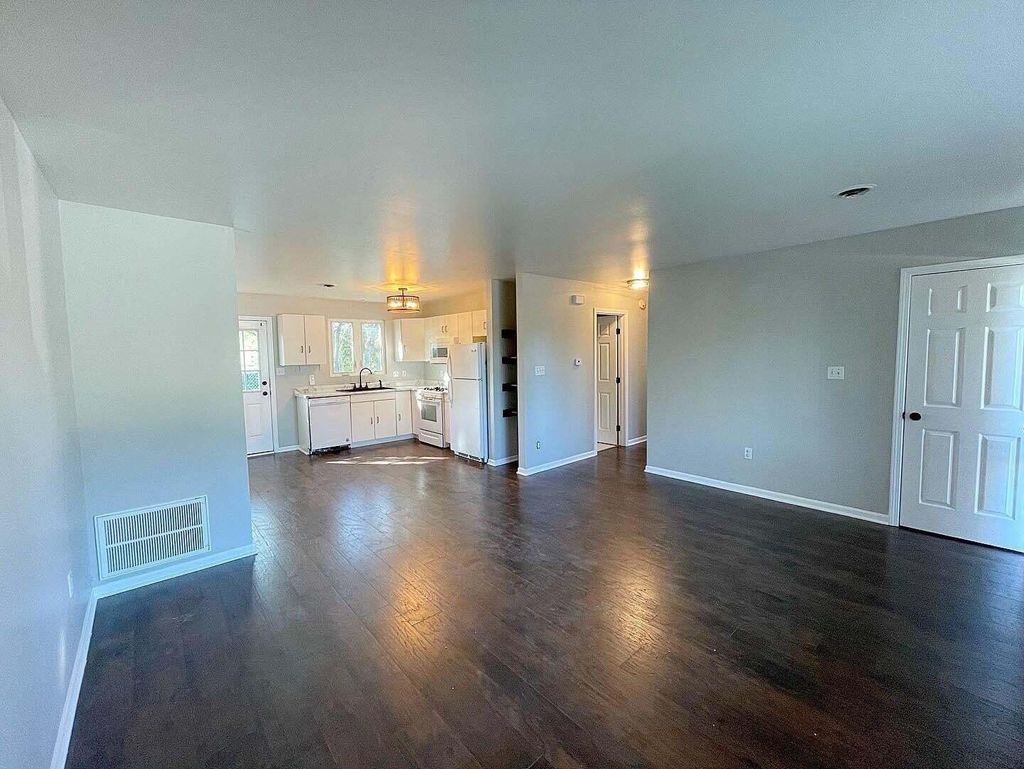 Photo of 136-140 Meadows Circle, Crown Point, IN 46307 (MLS # 832317)