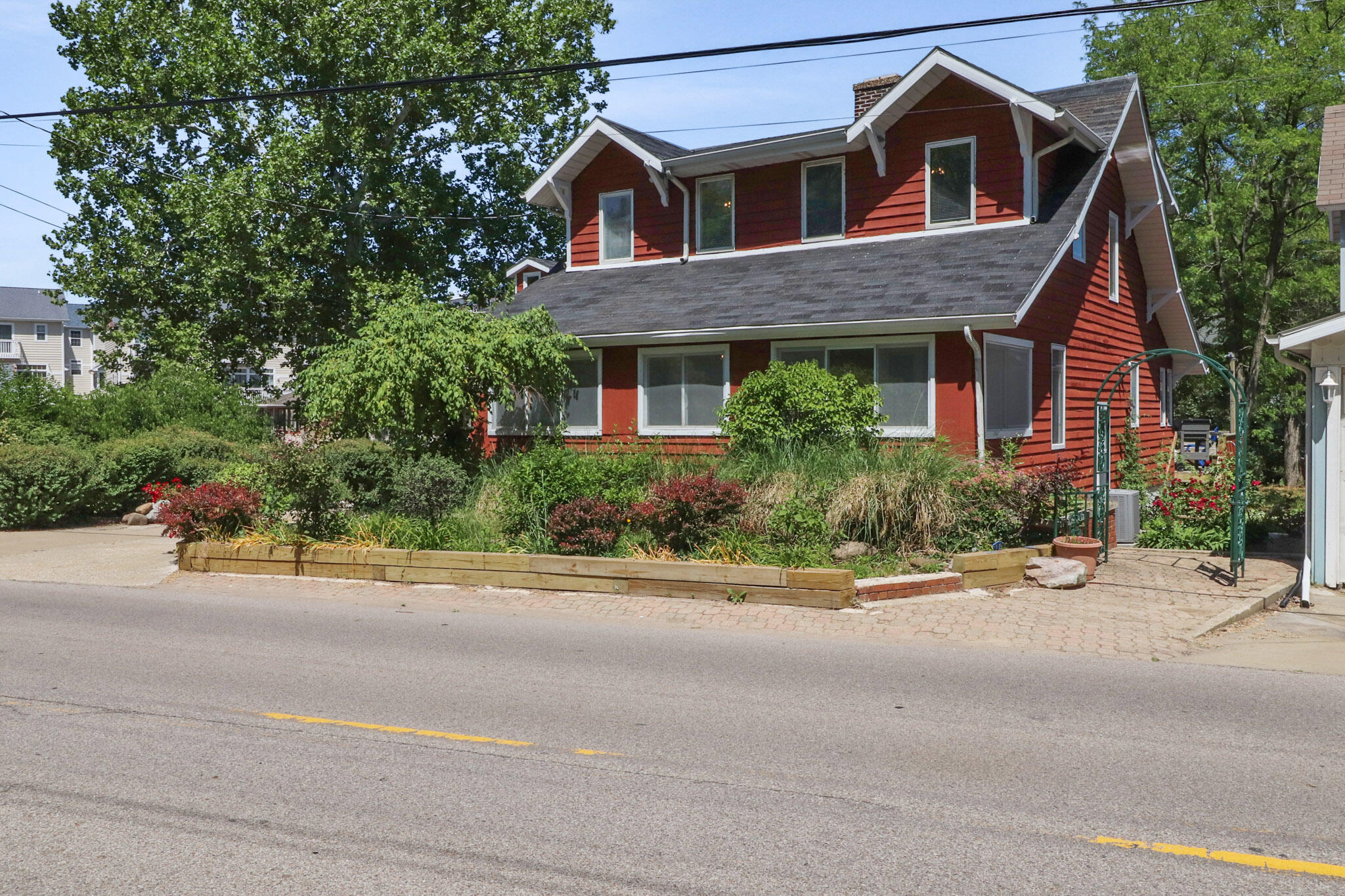 208 Lake Shore Drive