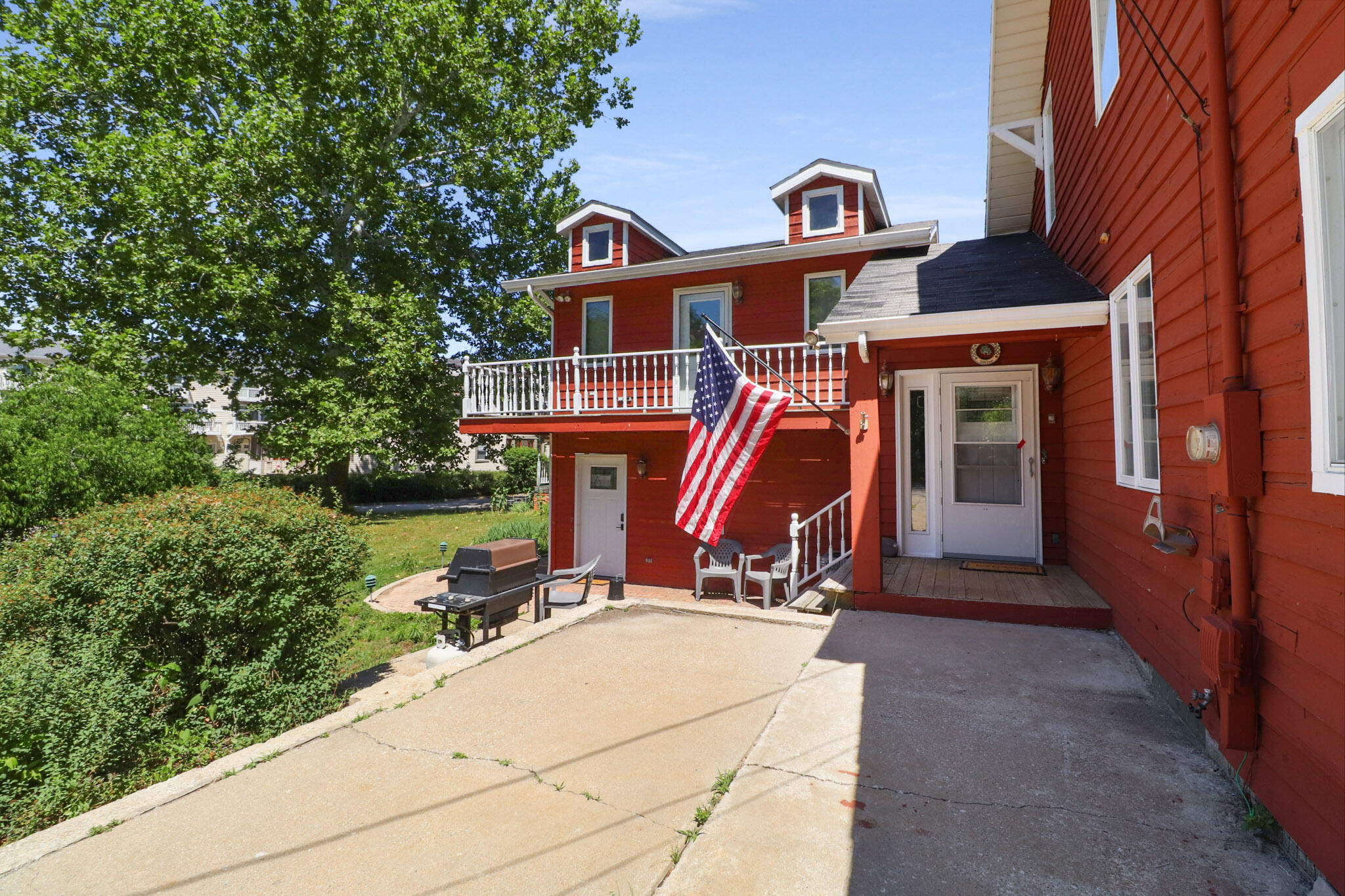 208 Lake Shore Drive