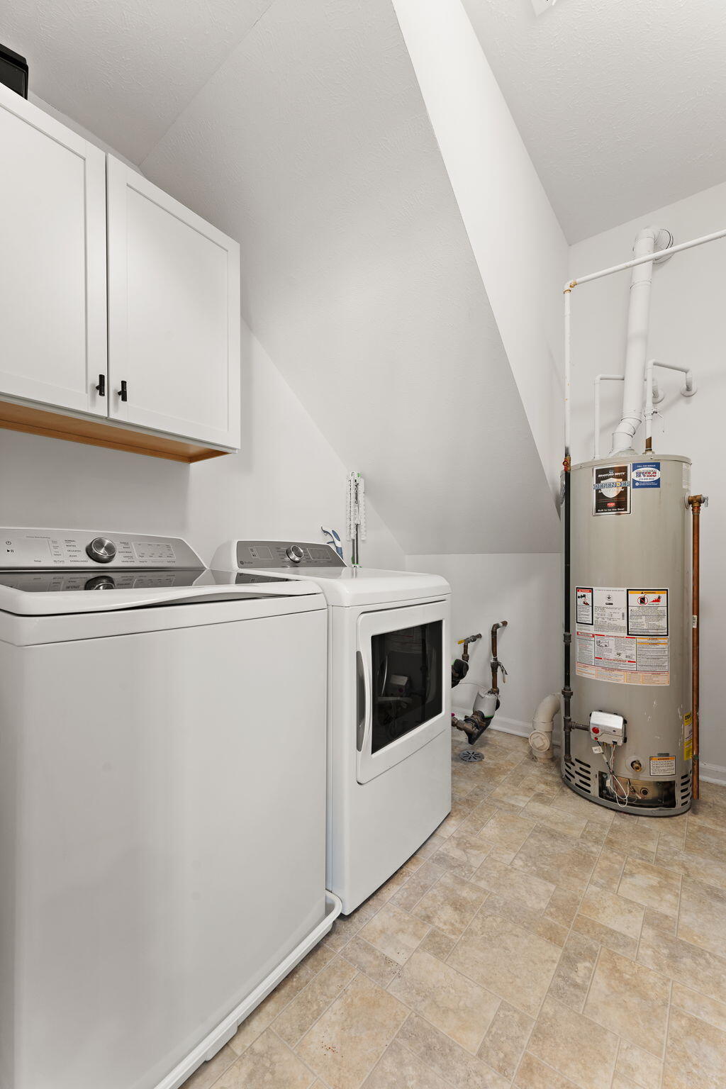 Crown Point, Indiana 46307, United States, 3 Bedrooms Bedrooms, ,3 BathroomsBathrooms,Residential,Active,211899