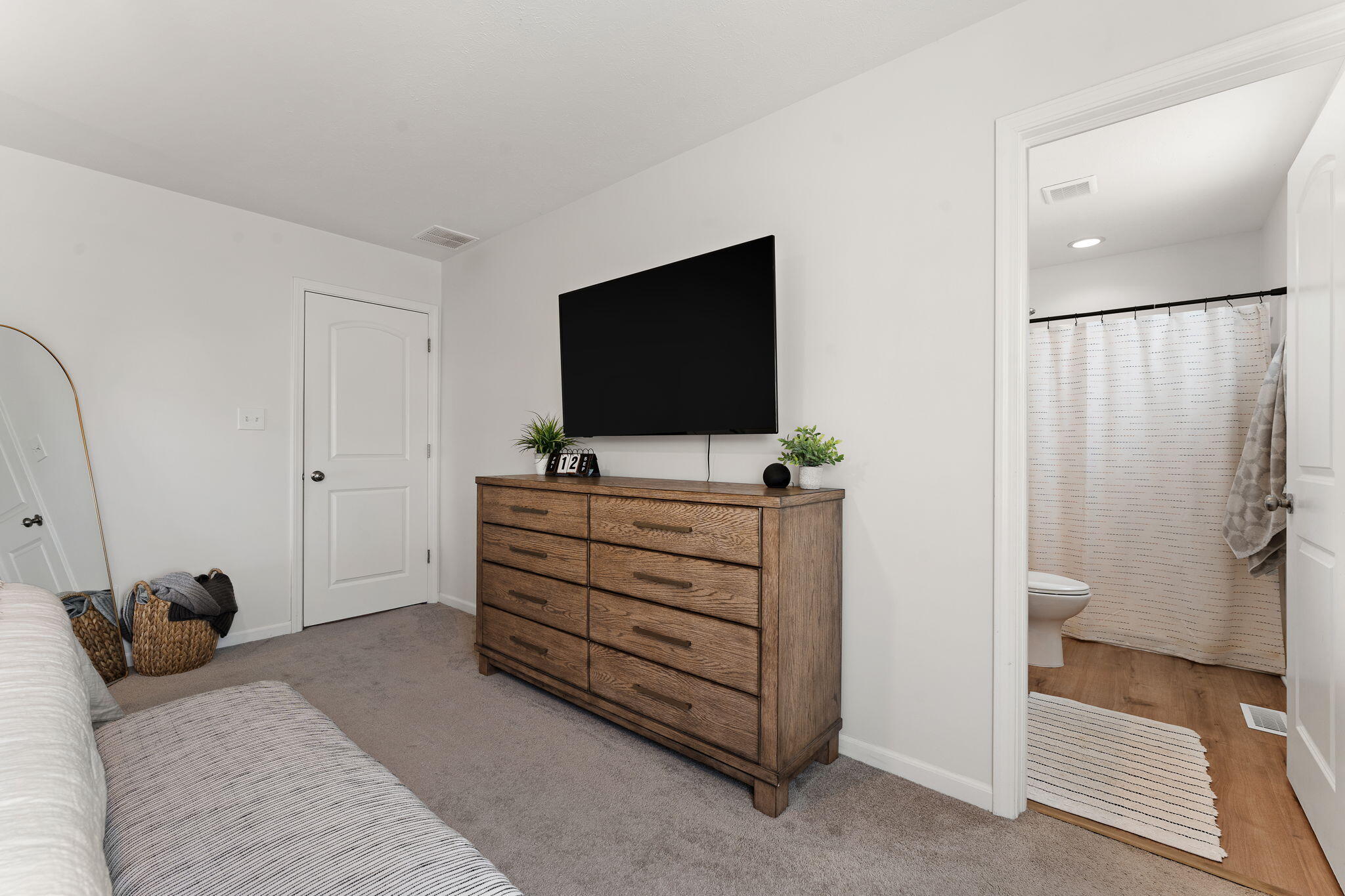 Crown Point, Indiana 46307, United States, 3 Bedrooms Bedrooms, ,3 BathroomsBathrooms,Residential,Active,211899