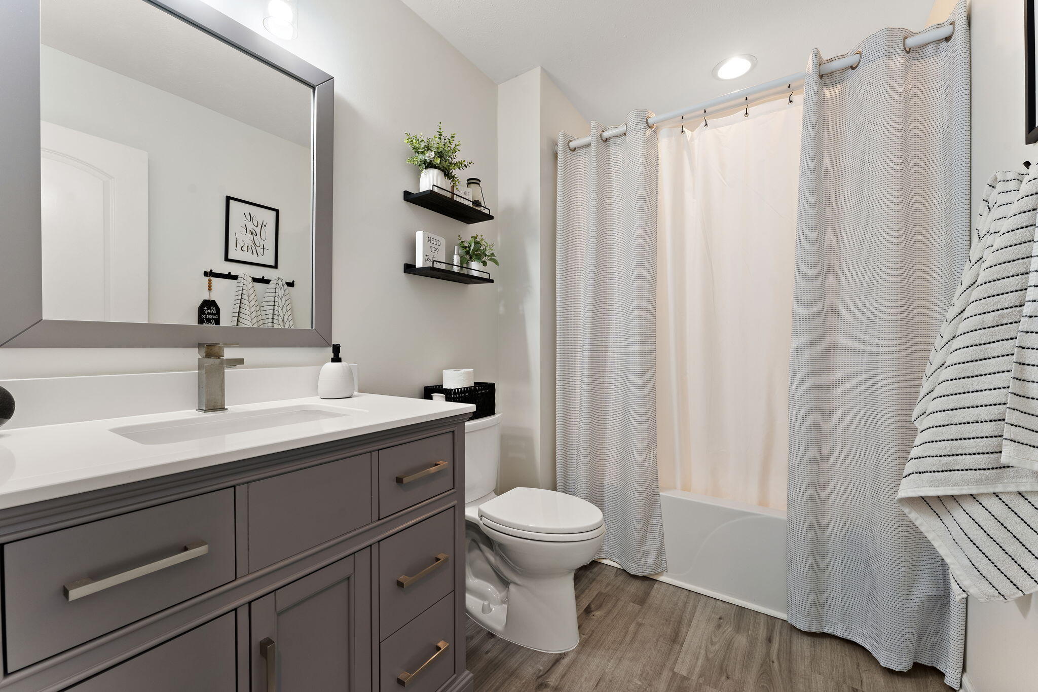 Crown Point, Indiana 46307, United States, 3 Bedrooms Bedrooms, ,3 BathroomsBathrooms,Residential,Active,211899