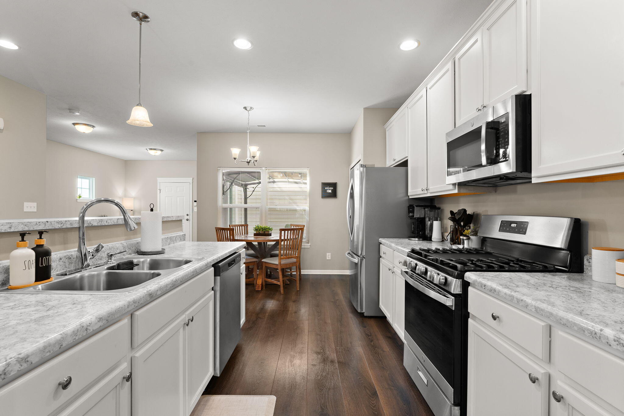 Crown Point, Indiana 46307, United States, 3 Bedrooms Bedrooms, ,3 BathroomsBathrooms,Residential,Active,211899