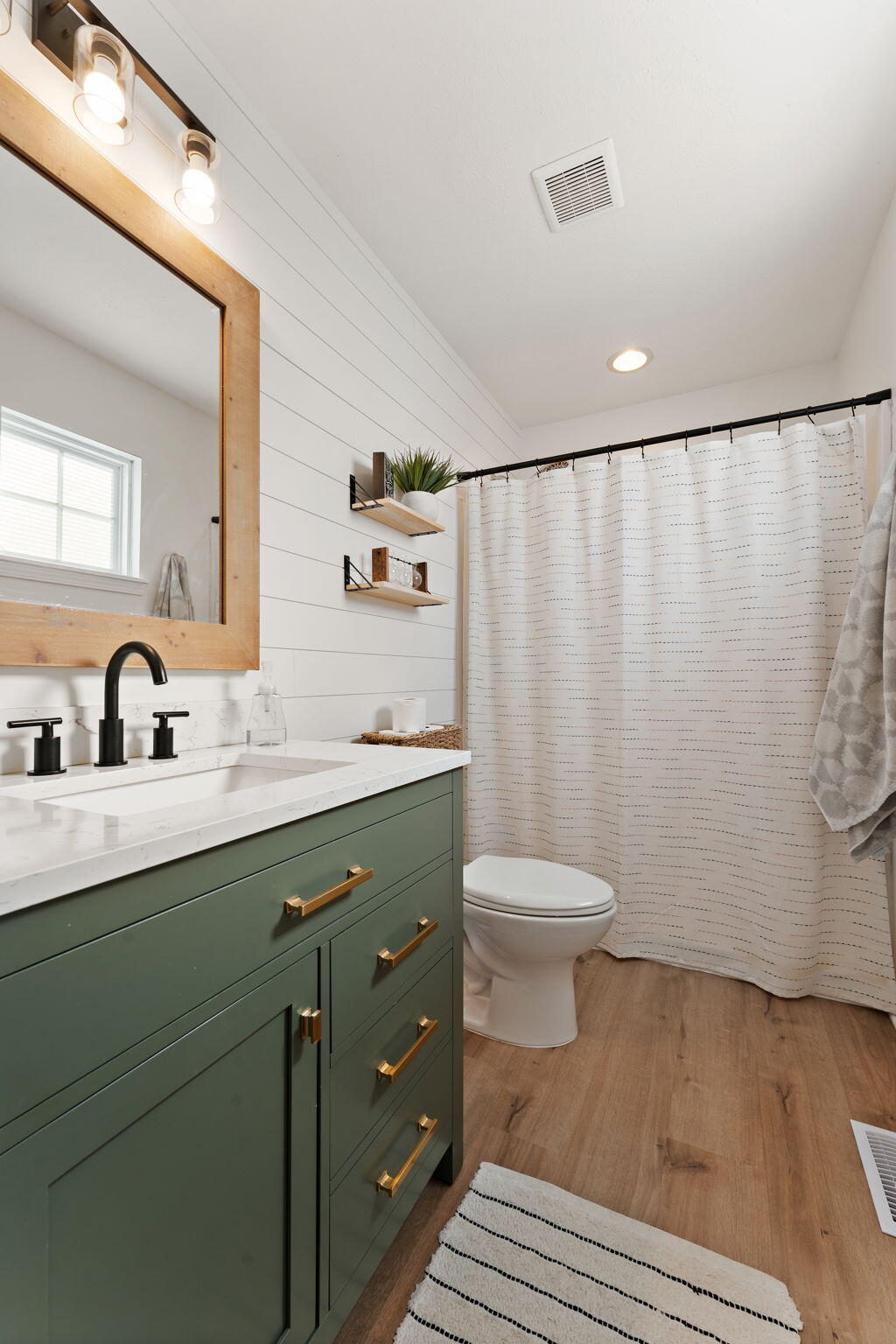 Crown Point, Indiana 46307, United States, 3 Bedrooms Bedrooms, ,3 BathroomsBathrooms,Residential,Active,211899