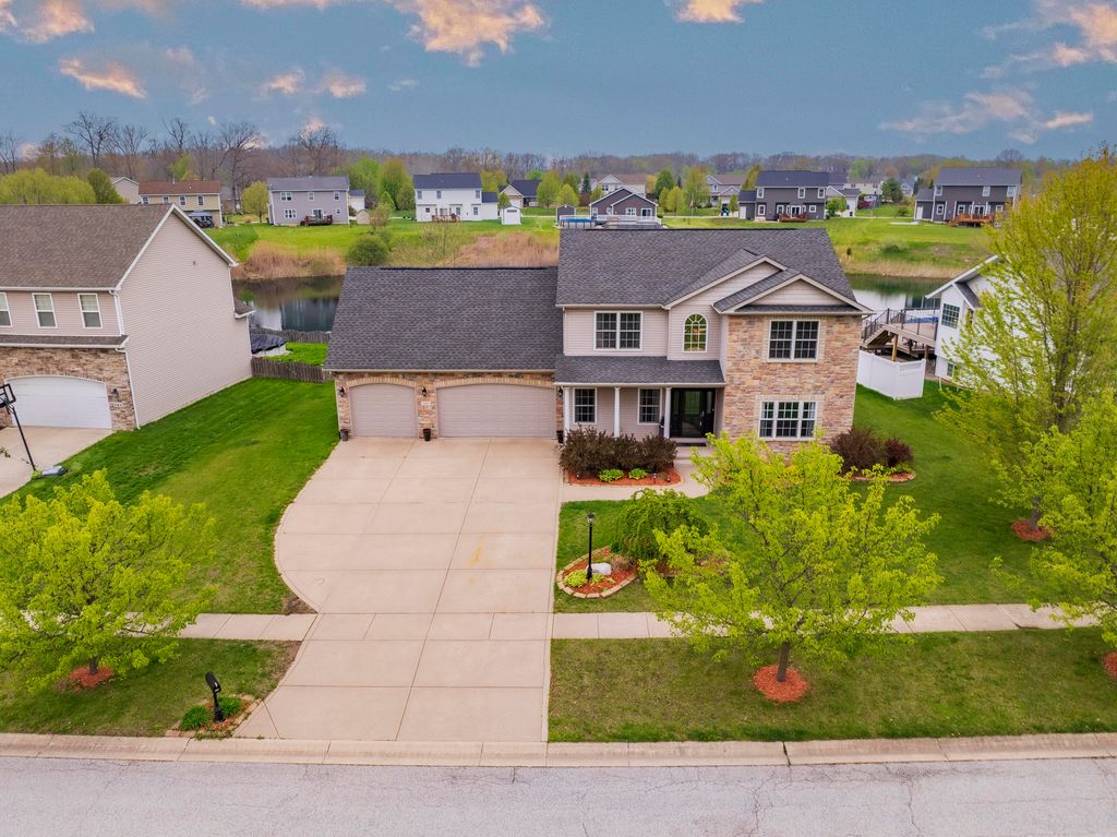 Photo of 243 Eagle Ridge Drive, Valparaiso, IN 46385 (MLS # 837636)