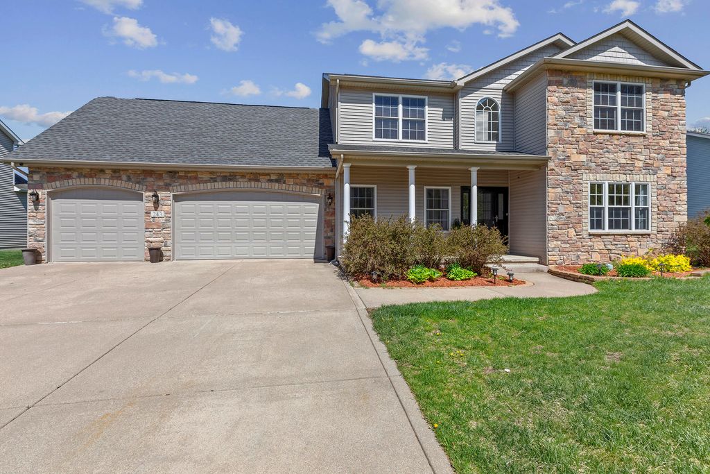 Photo of 243 Eagle Ridge Drive, Valparaiso, IN 46385 (MLS # 837636)