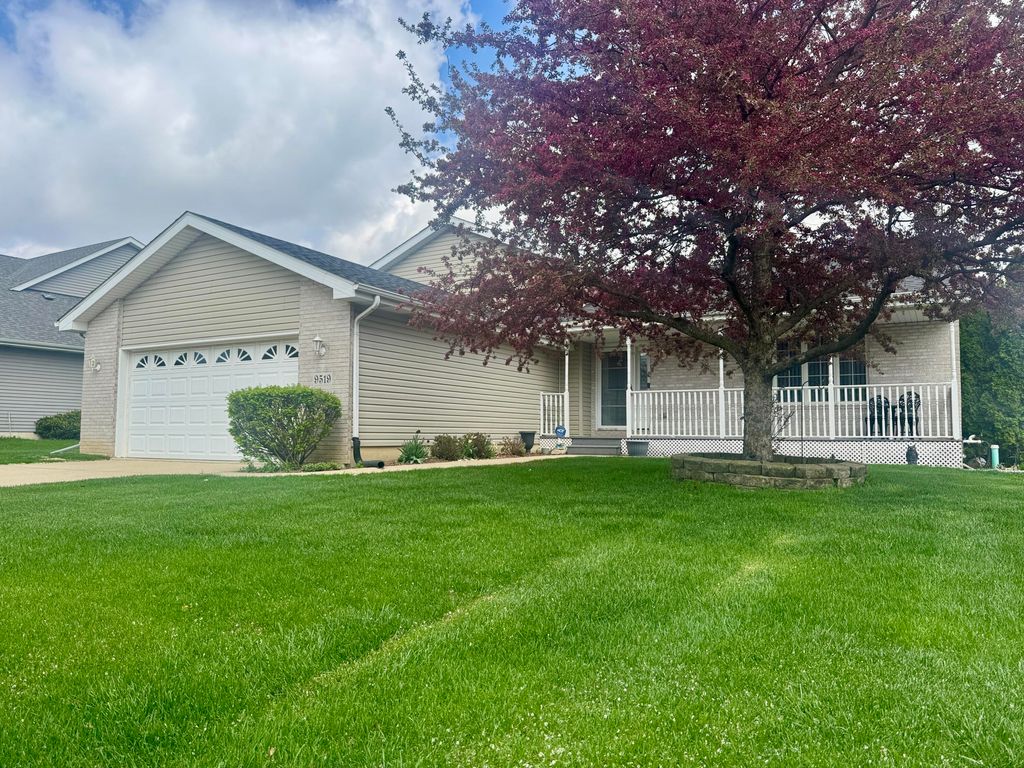 Photo of 9519 Henry Street, Dyer, IN 46311 (MLS # 837324)