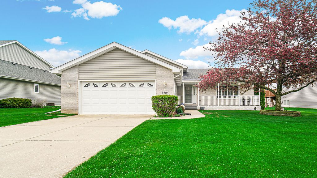 Photo of 9519 Henry Street, Dyer, IN 46311 (MLS # 837324)