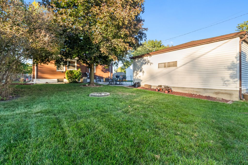 Photo of 3116 Maple Drive, Highland, IN 46322 (MLS # 829416)