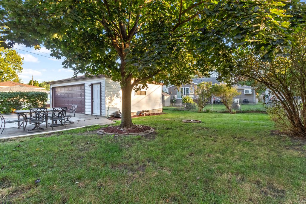 Photo of 3116 Maple Drive, Highland, IN 46322 (MLS # 829416)