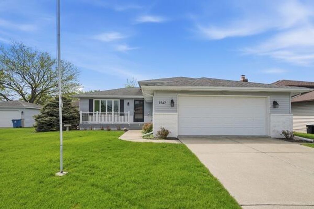 Photo of 1547 W 99th Avenue, Crown Point, IN 46307 (MLS # 838252)