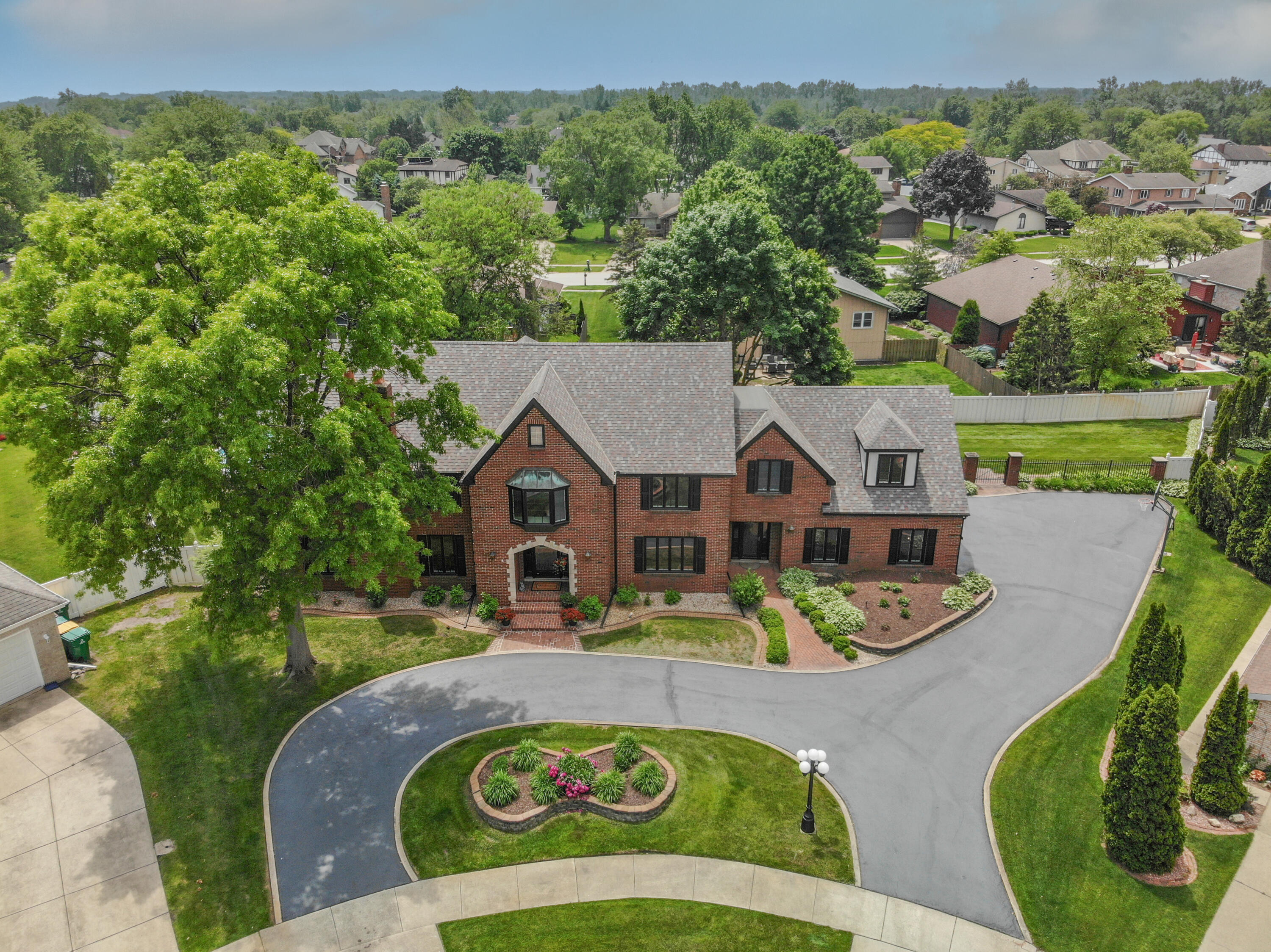 9814 Rose Lane