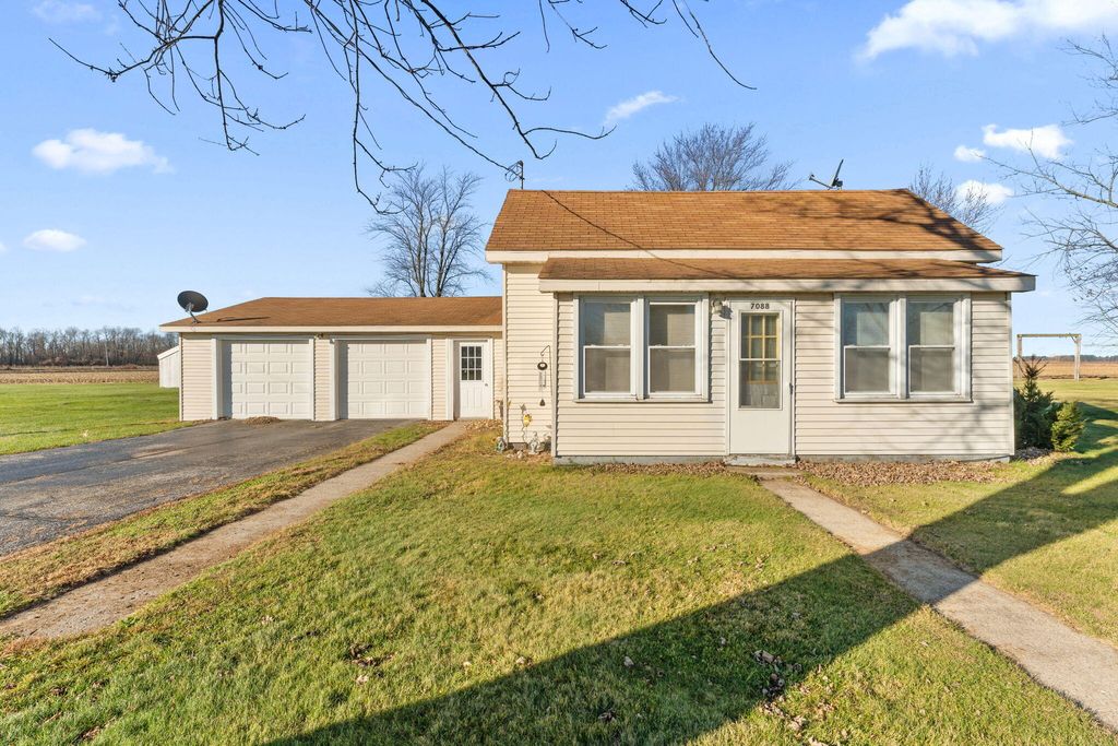 Photo of 7088 N County Rd 700 W, Rensselaer, IN 47978 (MLS # 831330)