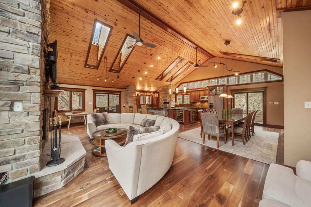 Photo of 804 E Wilson Avenue, Beverly Shores, IN 46301 (MLS # 837502)