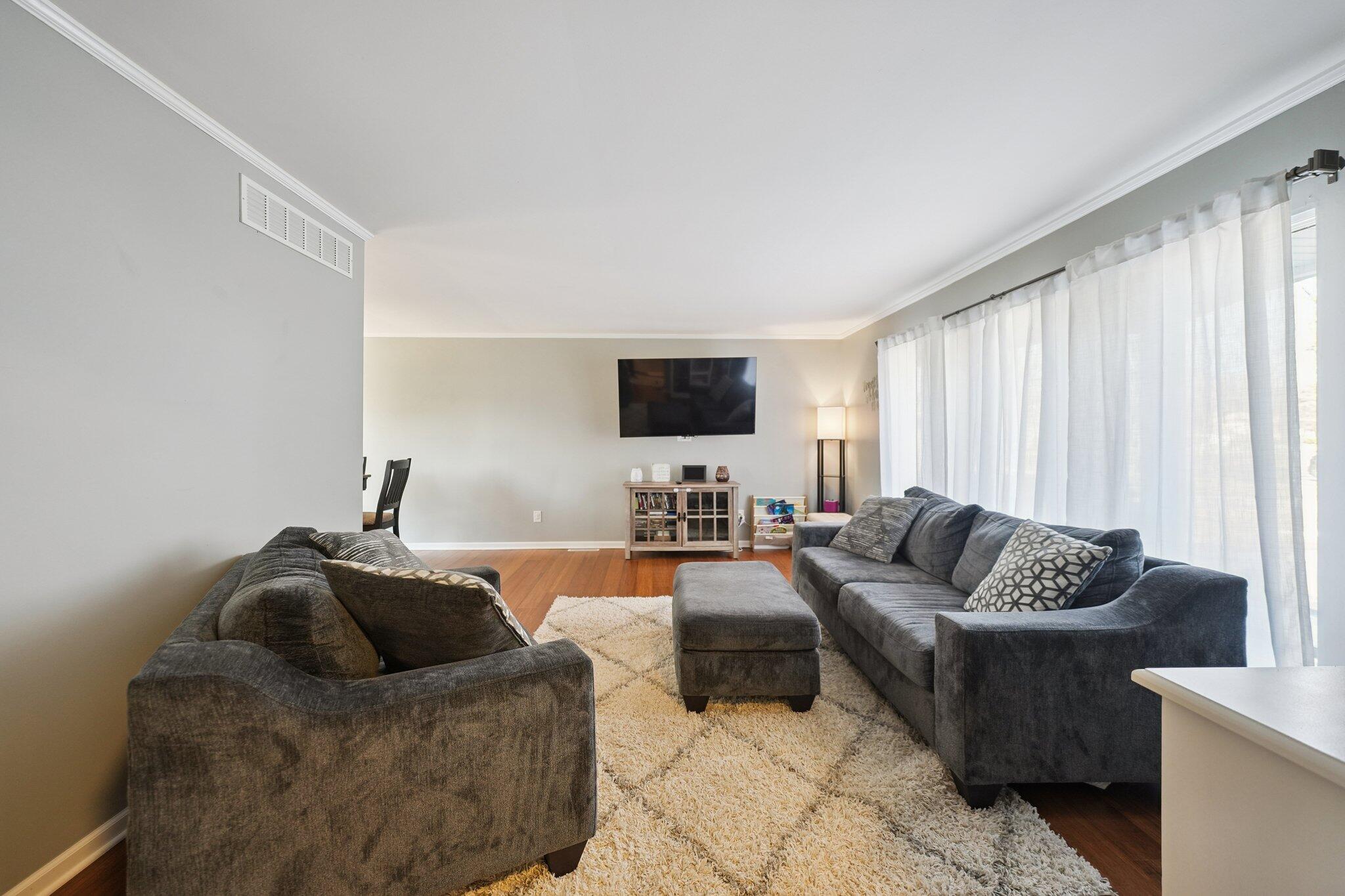 1040 Fran Lin Parkway