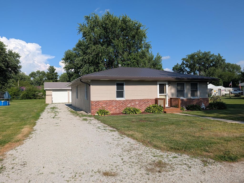 Photo of 510 S Madison Street, Medaryville, IN 47957 (MLS # 840633)